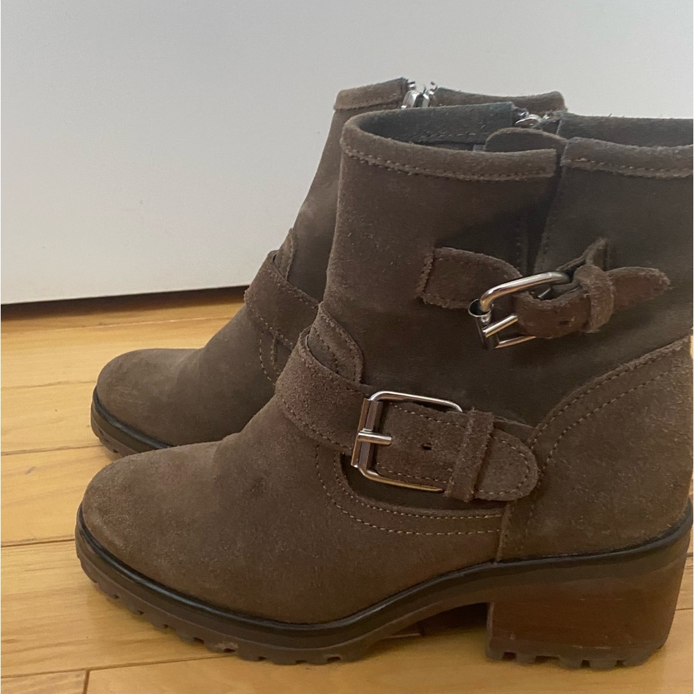 Steve Madden brown suede boots
